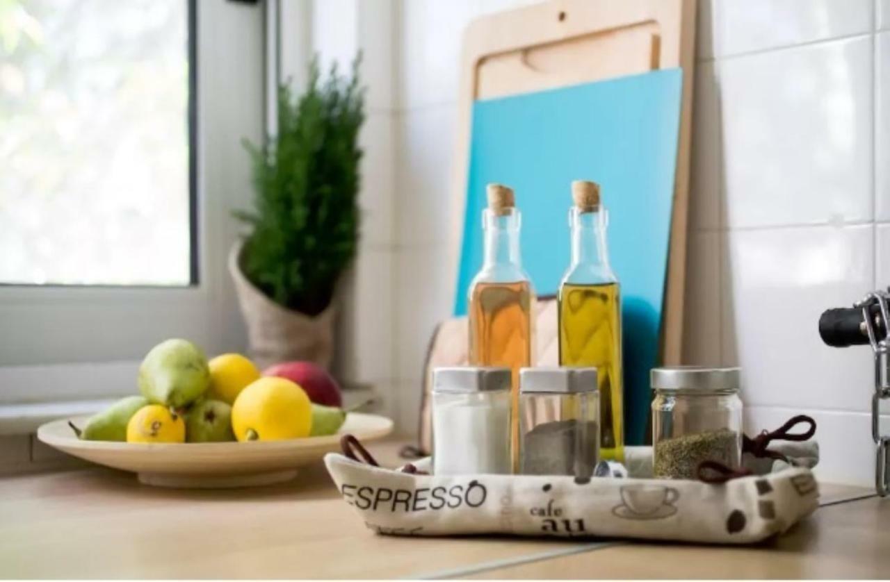 At Trendy Glyfada'S Center Apartment Athens Luaran gambar